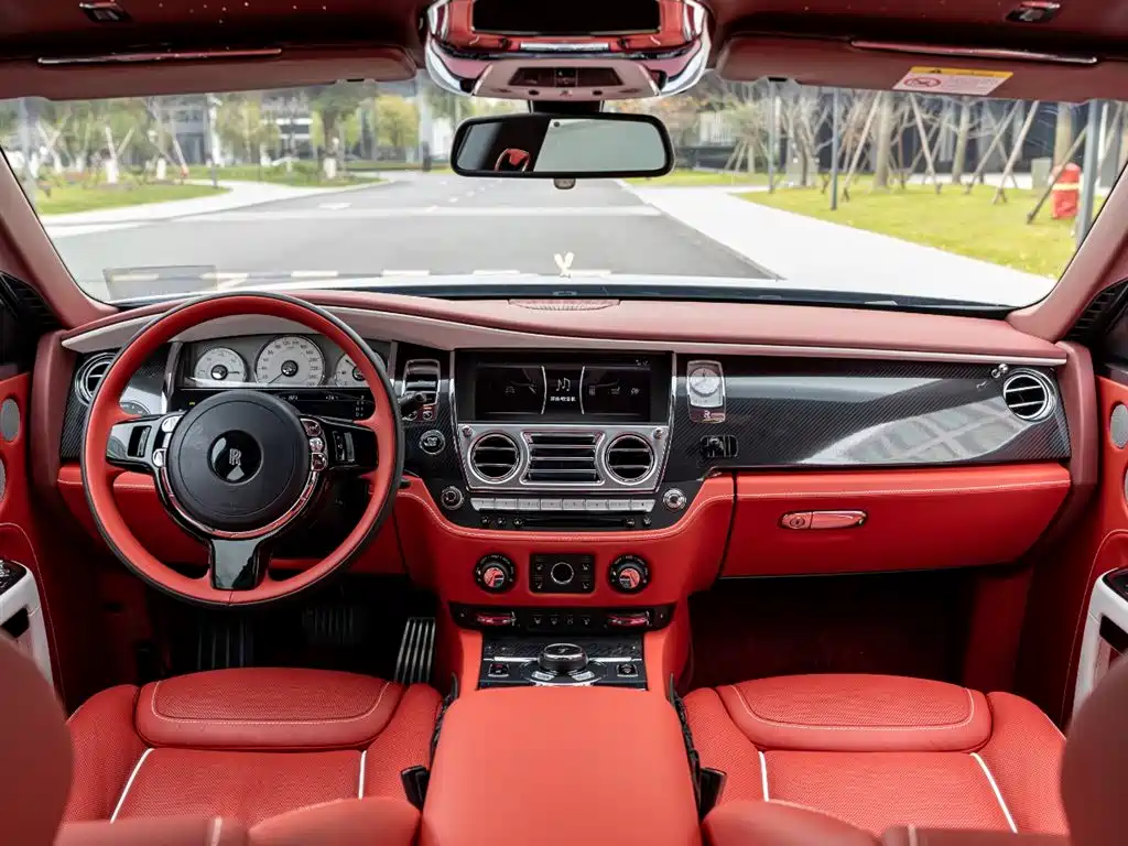 Rolls-Royce Ghost 2019 — фото 12