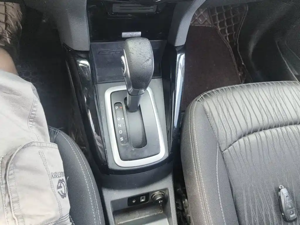 Ford Ecosport 2015 — фото 11
