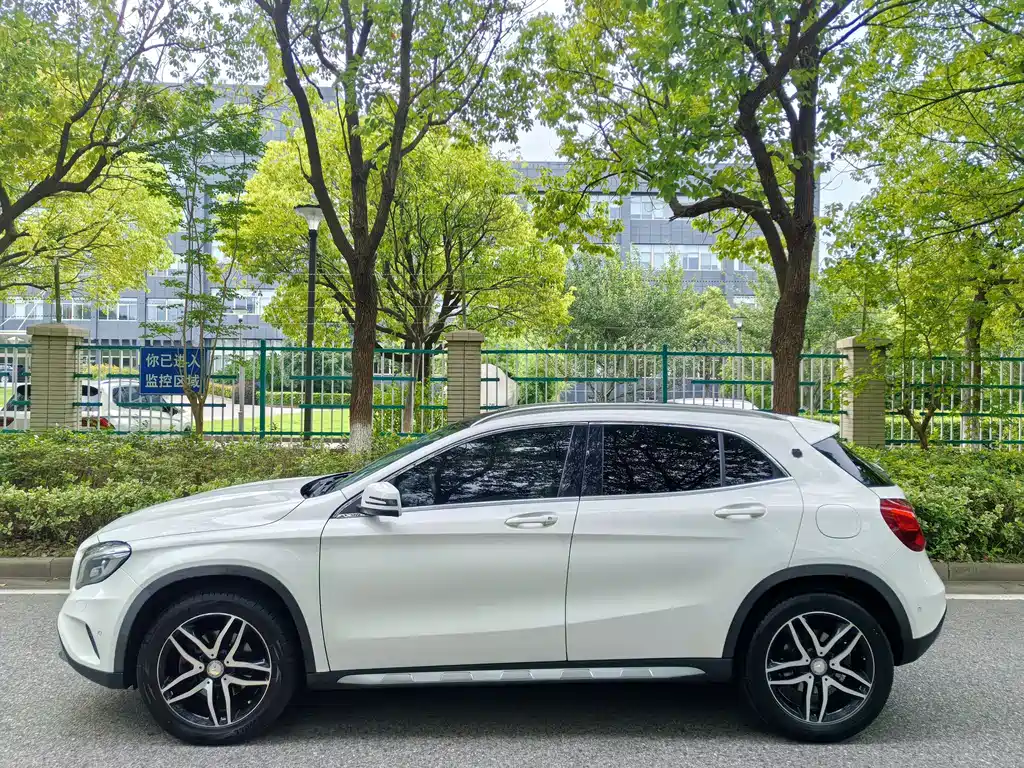 Mercedes-Benz GLA 2015 — фото 12