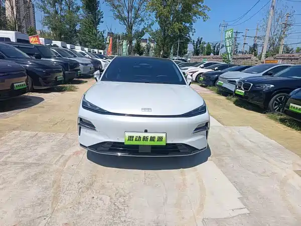 Geely Galaxy Starshine 8 2025