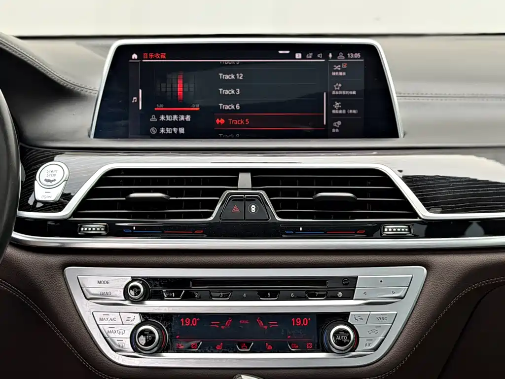 BMW 7 Series 2019 — фото 10