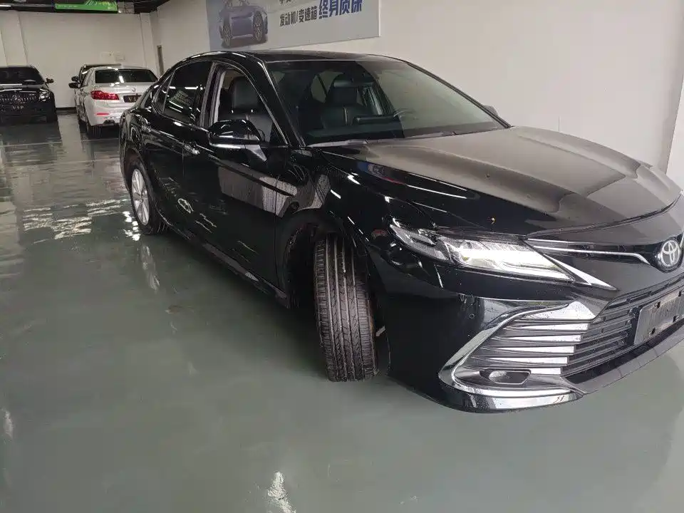 Toyota Camry 2023 — фото 3