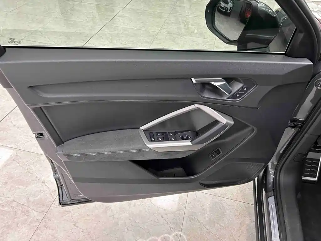 Audi Q3 2022 — фото 10