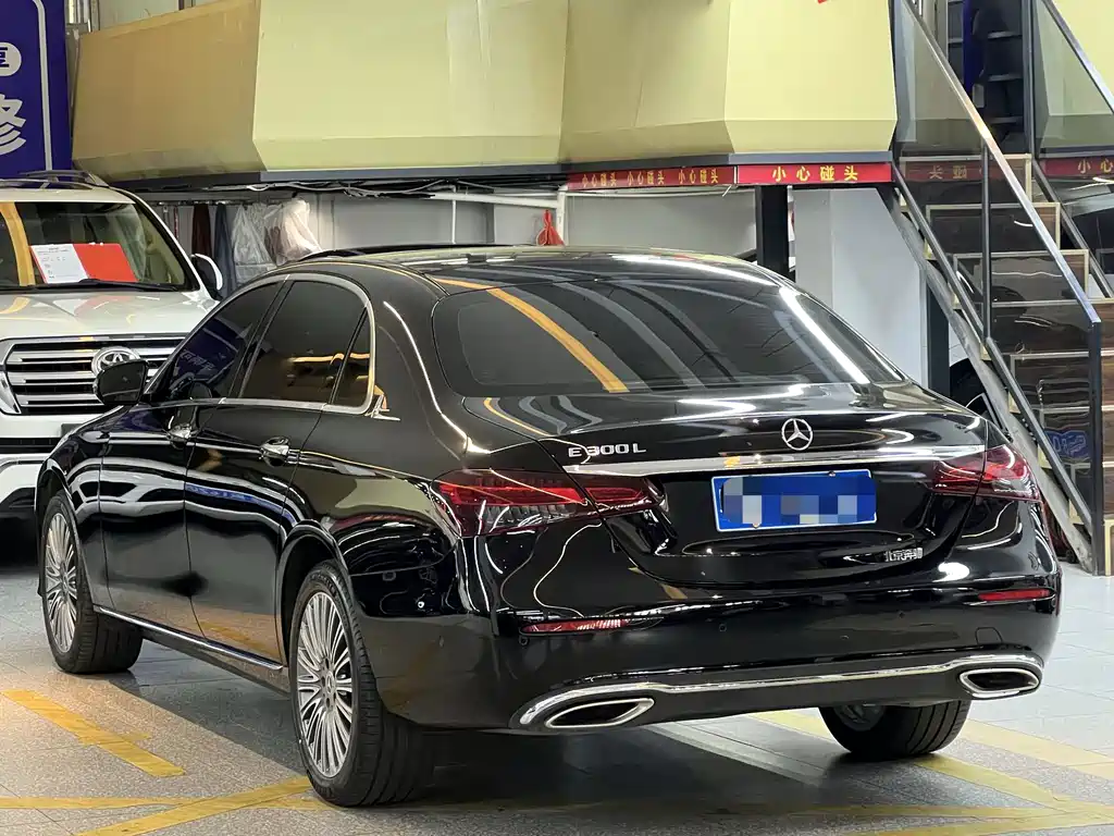 Mercedes-Benz E-Class 2022