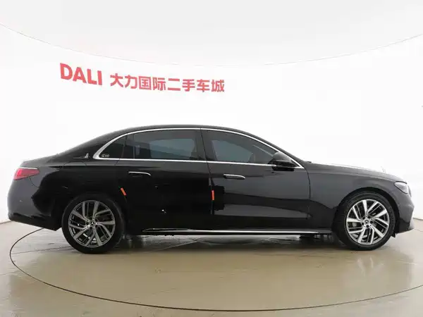 Mercedes-Benz E-Class 2024