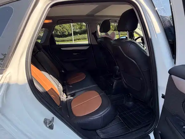 BMW 2 Series Station Wagon 2015