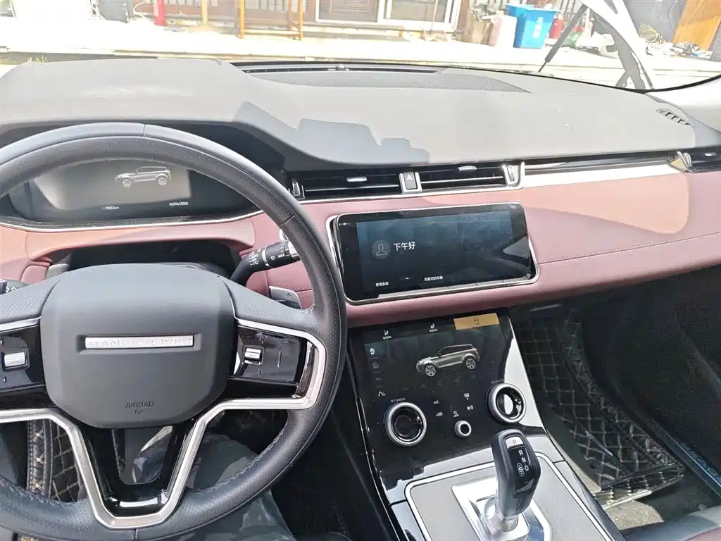 Land Rover Evoque 2023 — фото 6