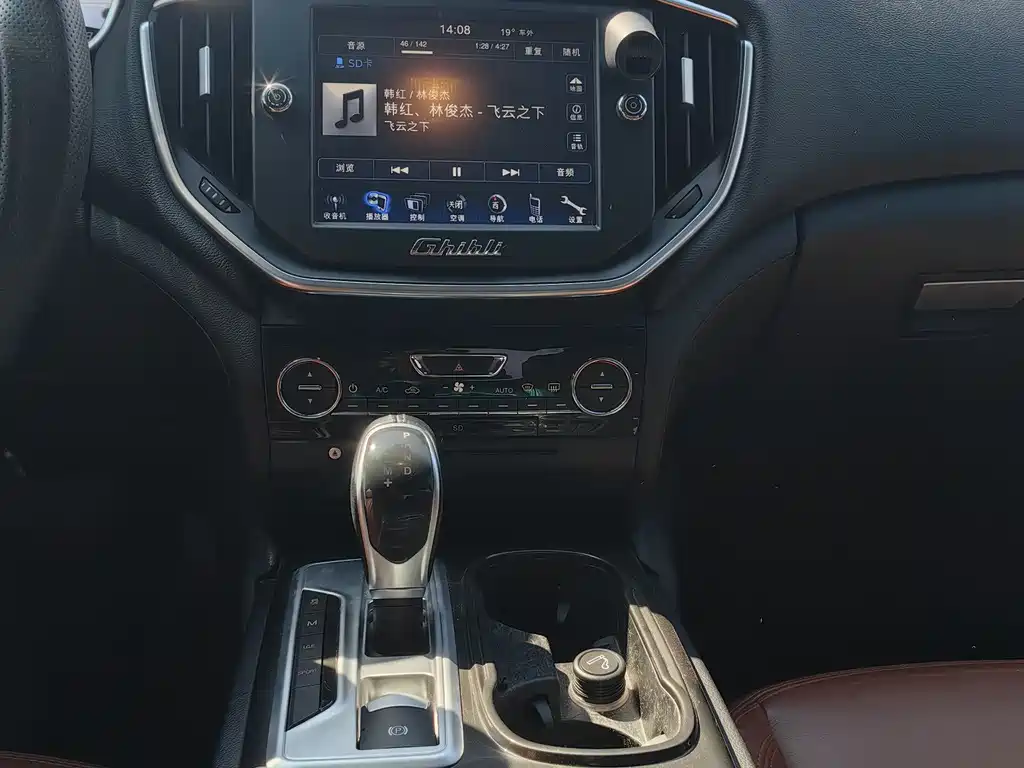 Maserati Ghibli 2016 — фото 11