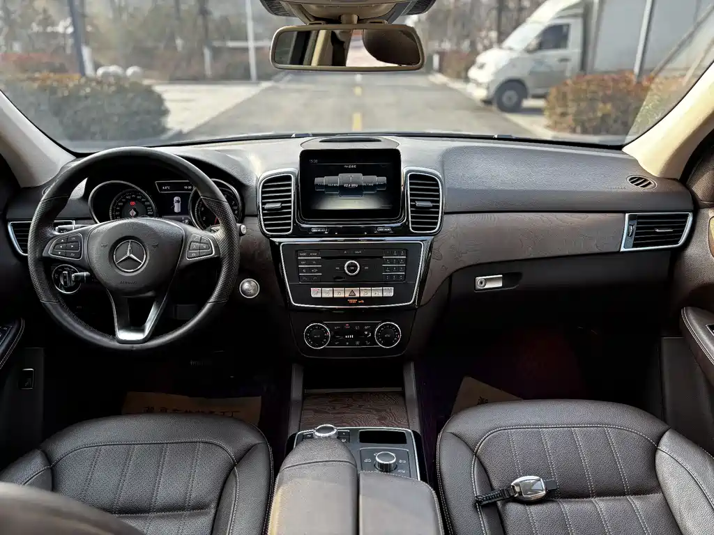 Mercedes-Benz GLE 2016