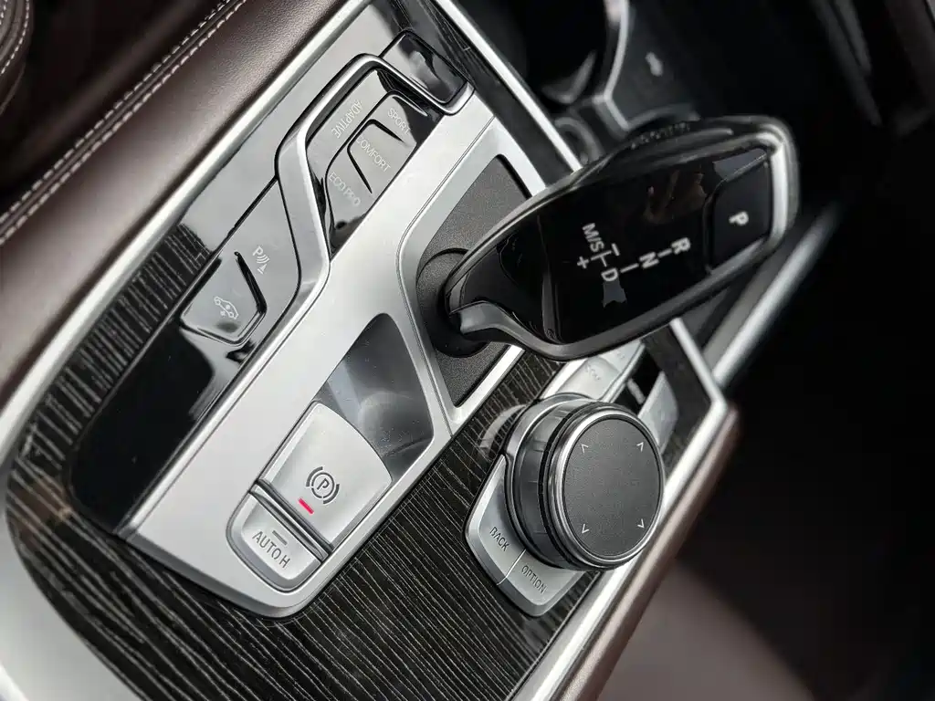BMW 7 Series 2020 — фото 16