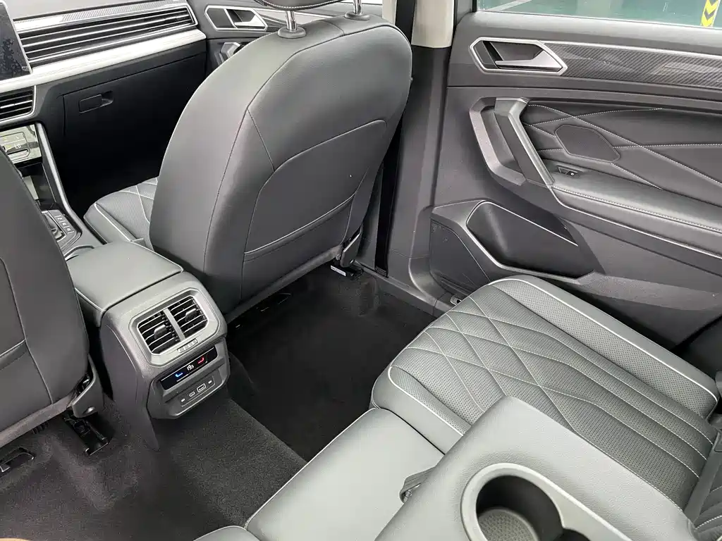 Volkswagen Tiguan L 2022 — фото 18