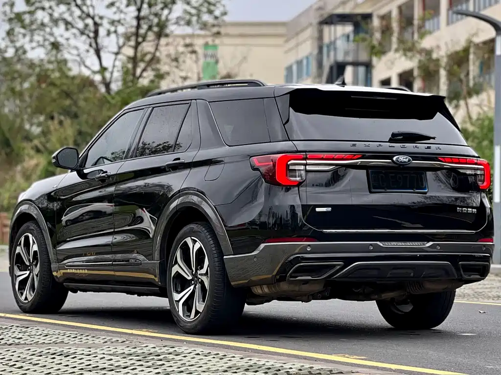 Ford Explorer 2022 — фото 5