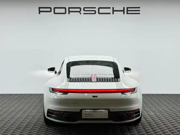 Porsche 911 2023