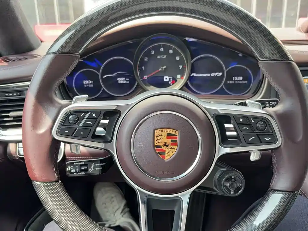 Porsche Panamera 2019 — фото 9