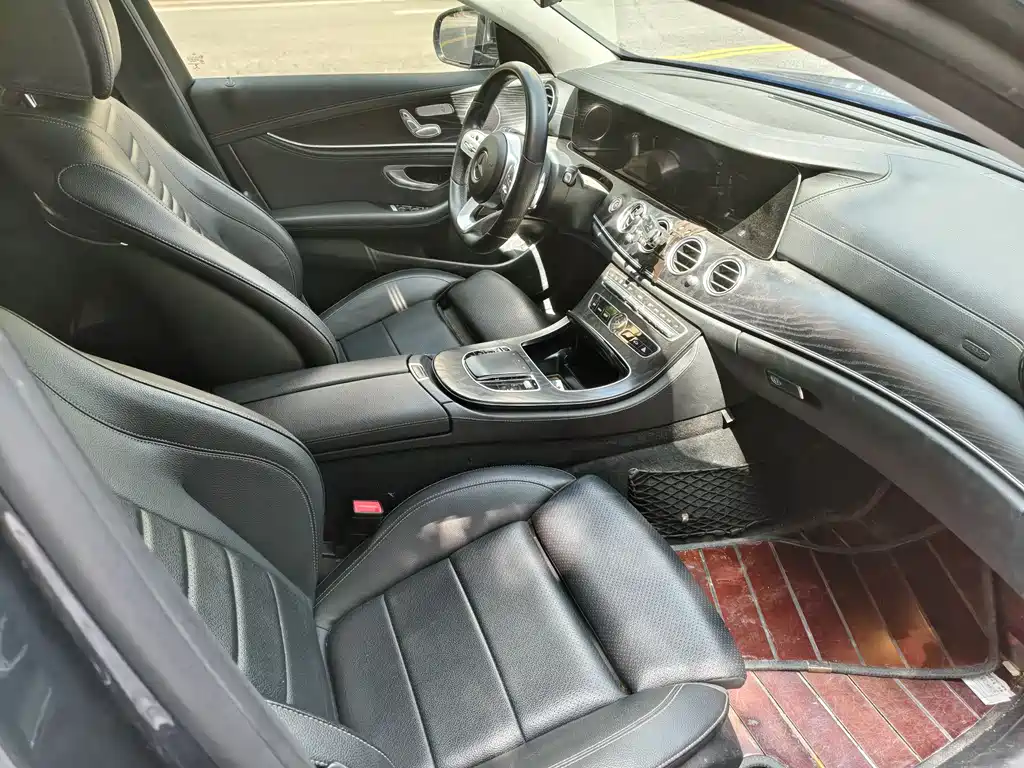 Mercedes-Benz E-Class 2019 — фото 15