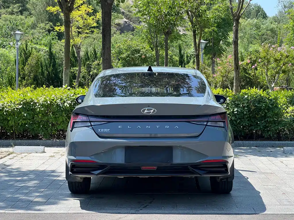 Hyundai Elantra 2023