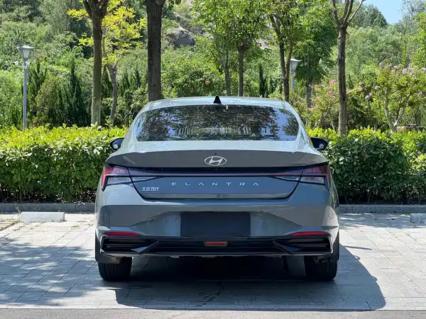 Hyundai Elantra 2023