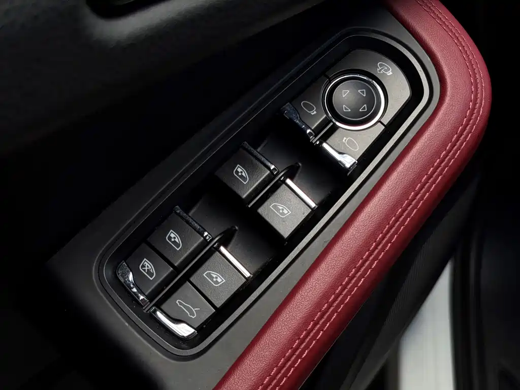 Porsche Macan 2022 — фото 21