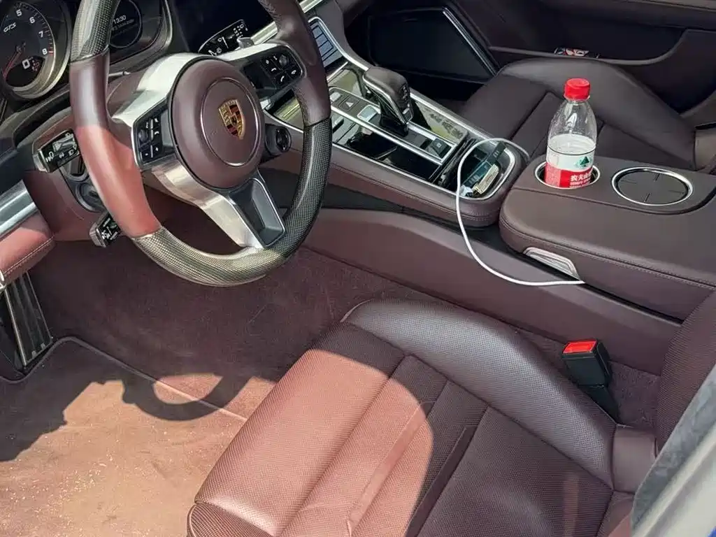 Porsche Panamera 2019 — фото 11