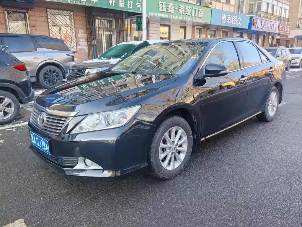 Toyota Camry 2013 — фото 1