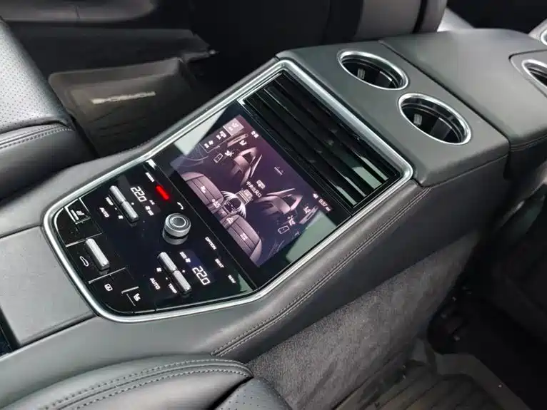 Porsche Panamera 2017 — фото 13