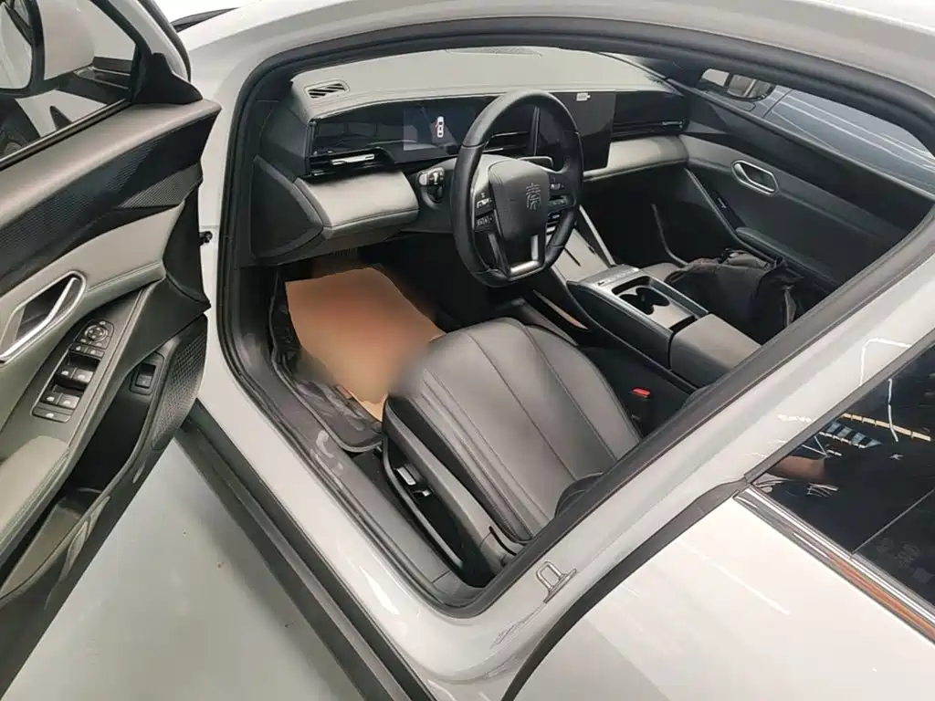 BYD Qin L 2025 — фото 16