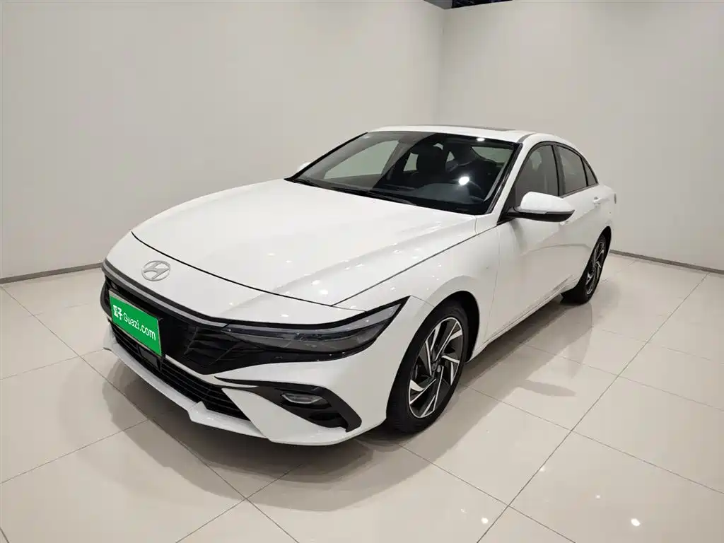 Hyundai Elantra 2023 — фото 2