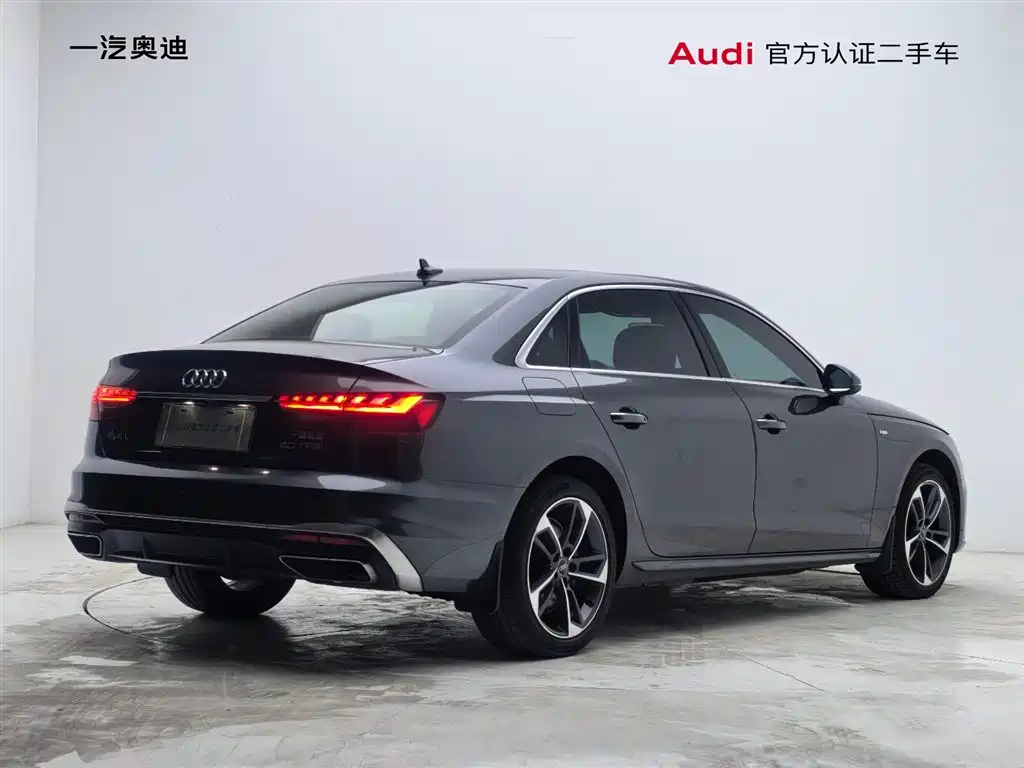 Audi A4L 2022 — фото 7