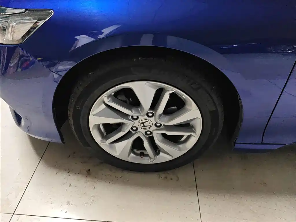 Honda Accord 2018 — фото 23