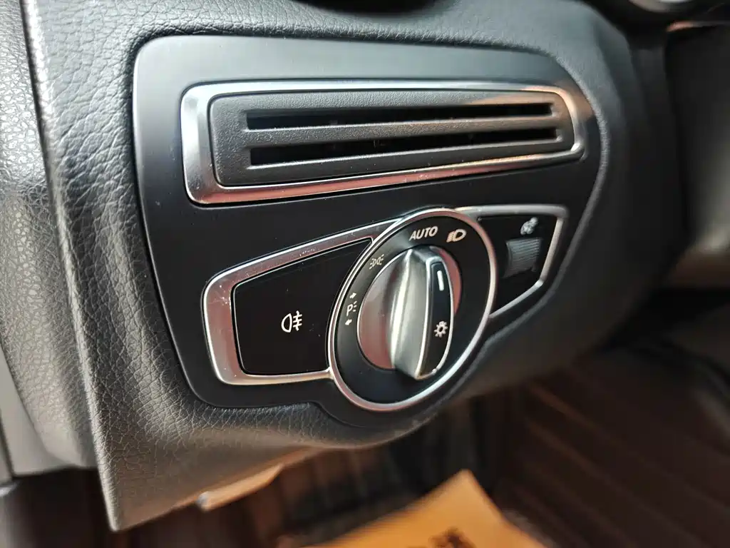Mercedes-Benz C-Class 2020 — фото 12