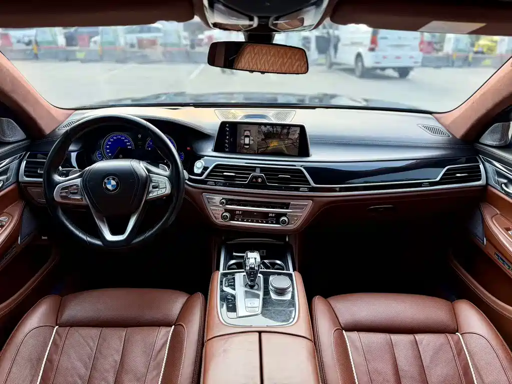 BMW 7 Series 2018 — фото 4