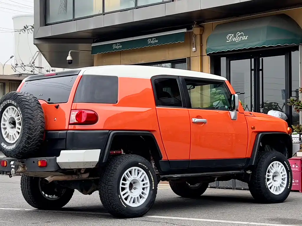 Toyota FJ Cruiser 2014 — фото 4