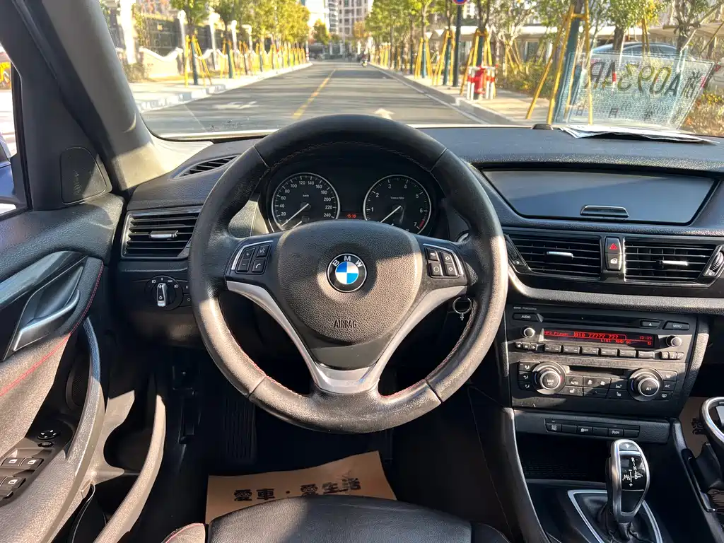 BMW X1 2013 — фото 9