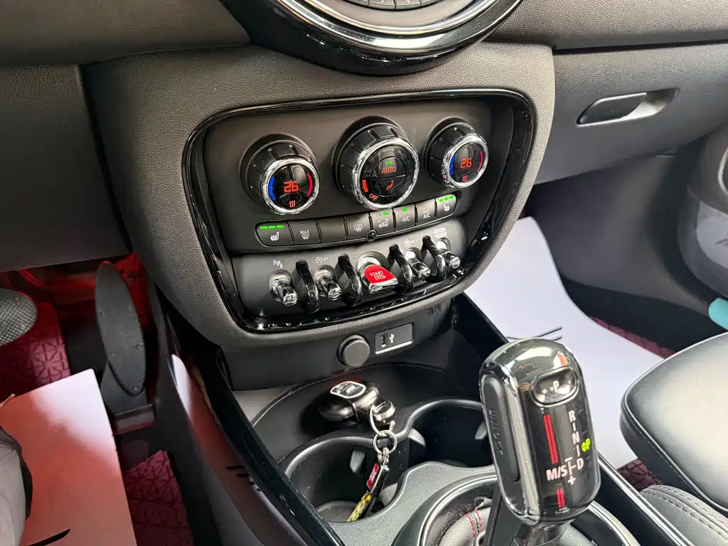MINI Clubman 2020 — фото 18