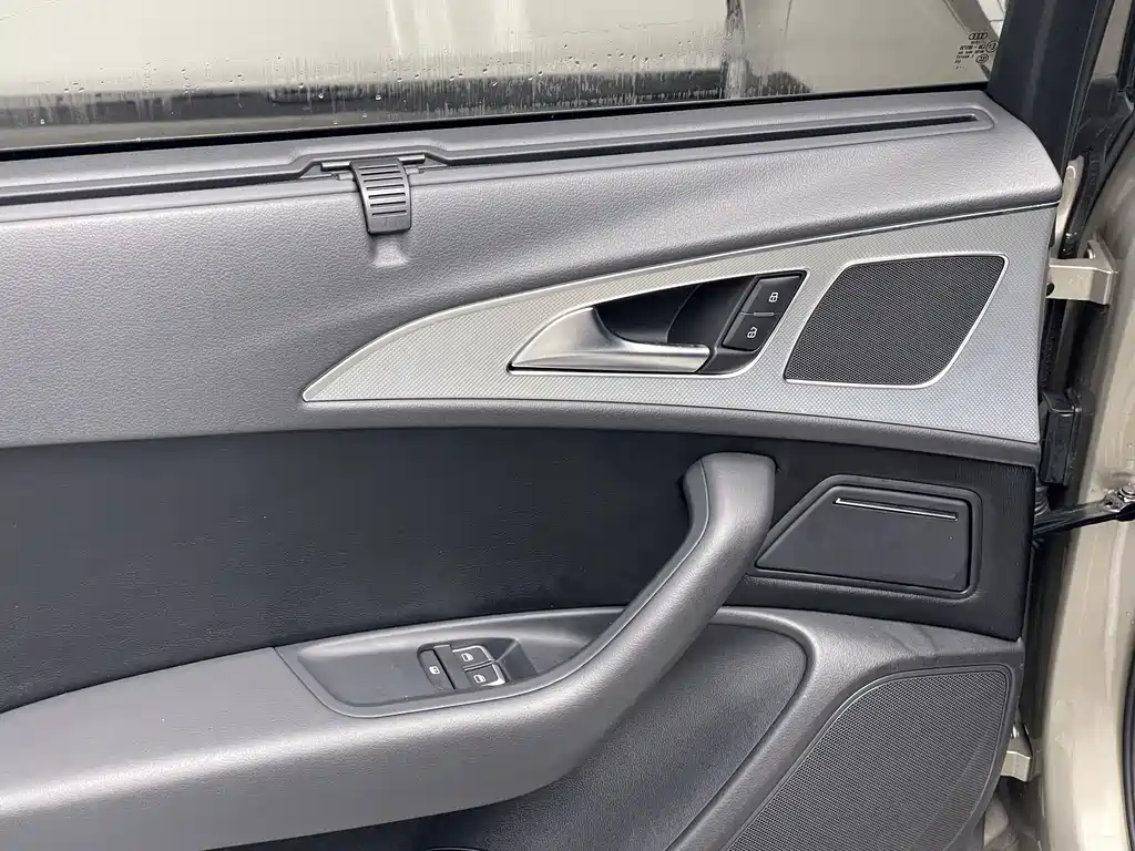Audi A6L 2014 — фото 18