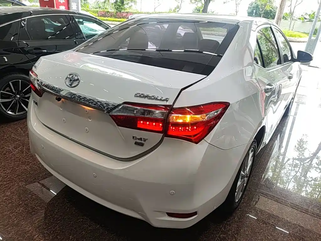 Toyota Corolla 2017 — фото 7