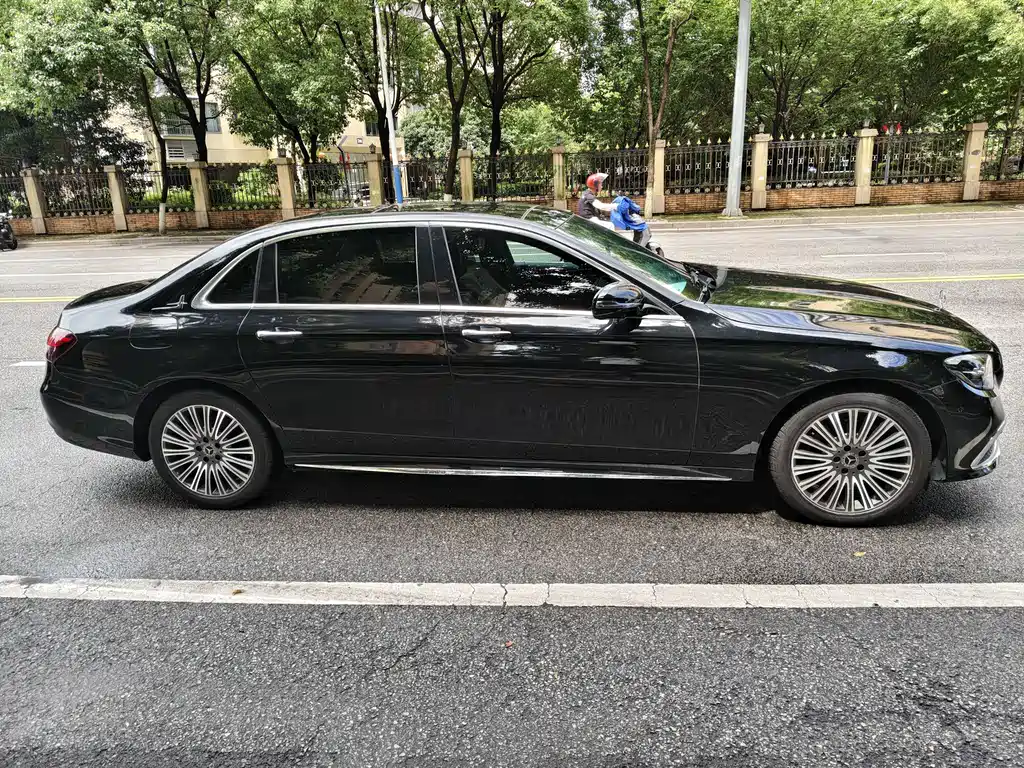 Mercedes-Benz E-Class 2021 — фото 4