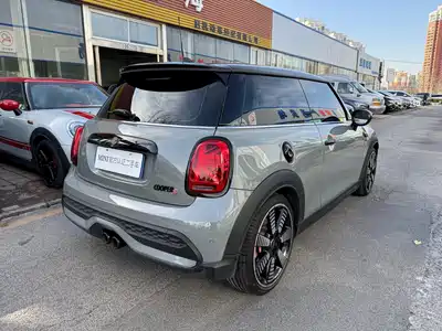 MINI MINI 2023