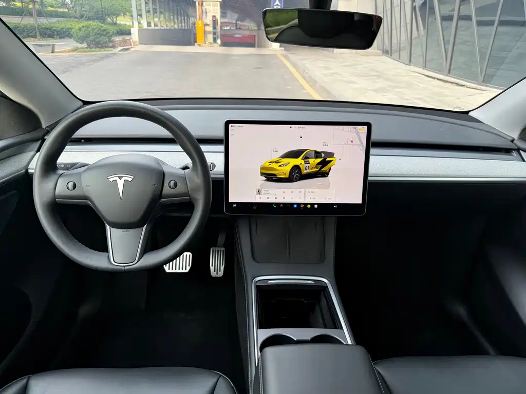 Tesla Model Y 2024 — фото 9