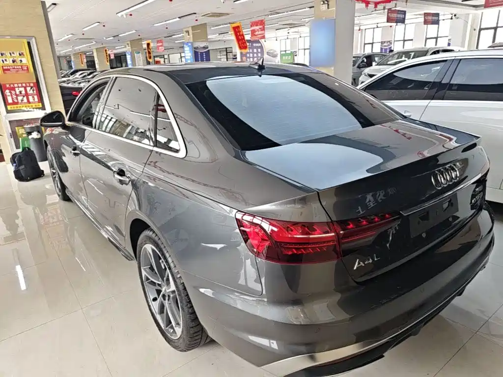 Audi A4L 2021
