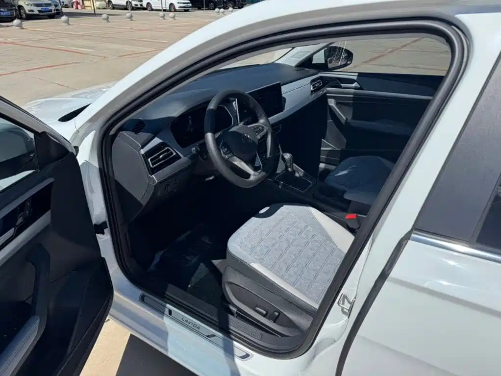 Volkswagen Lavida 2022