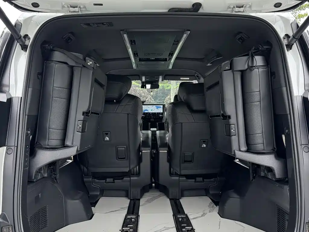 Toyota Alphard 2024 — фото 21