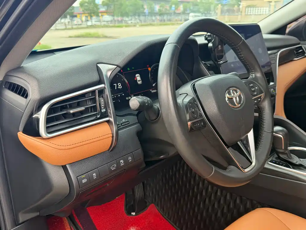Toyota Camry 2021 — фото 10