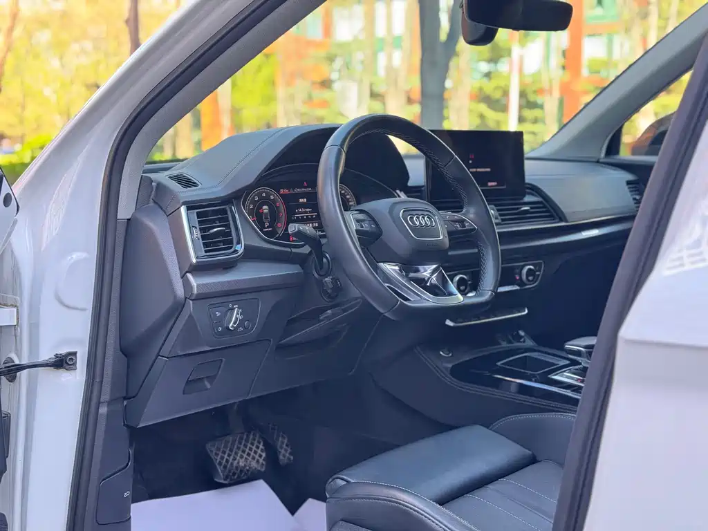 Audi Q5L 2022 — фото 12