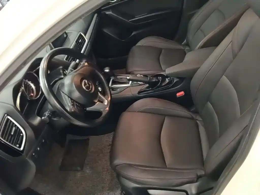 Mazda 3 Axela 2016 — фото 15