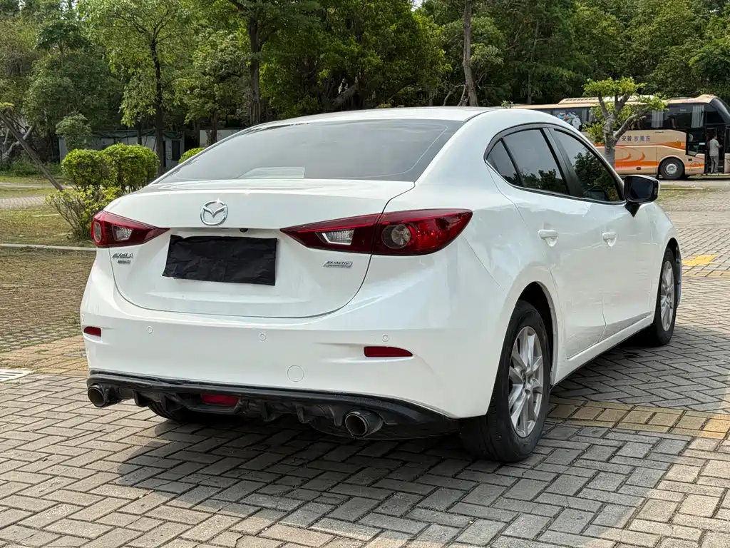Mazda 3 Axela 2016 — фото 6