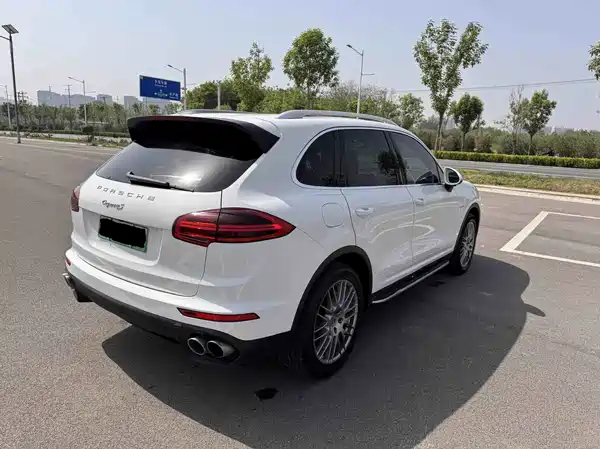 Porsche Cayenne New Energy 2016