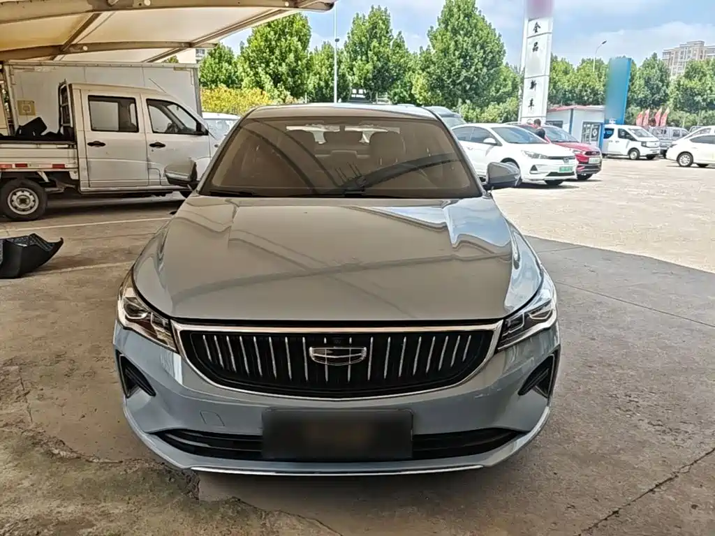Geely Emgrand 2023