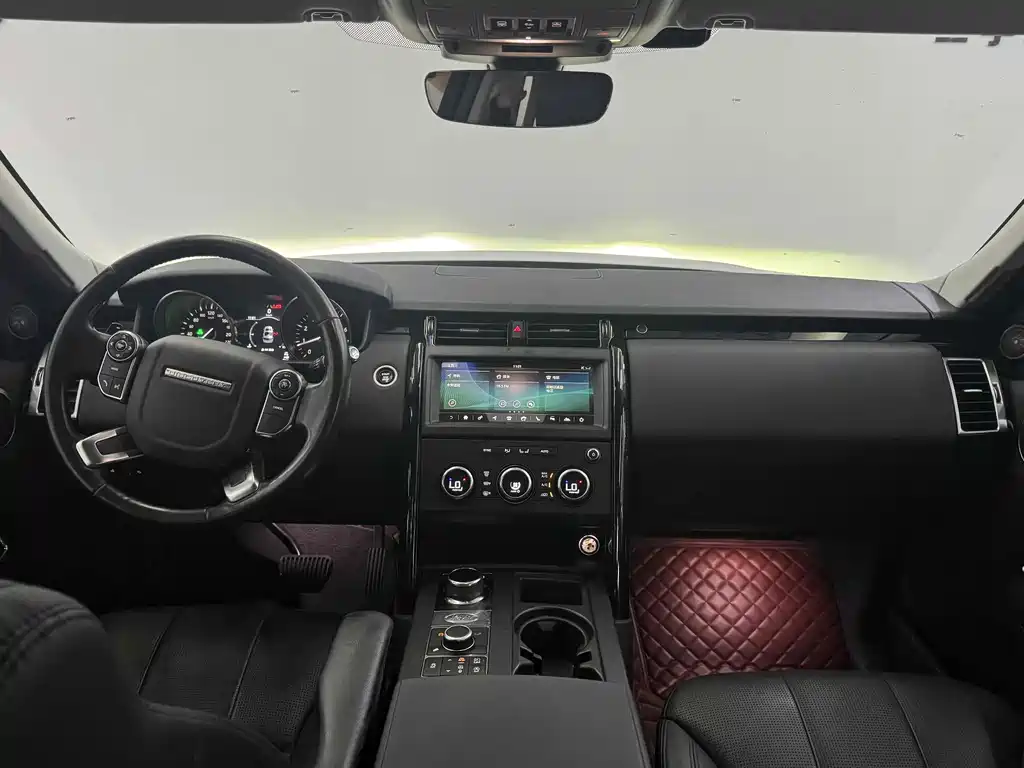 Land Rover Discovery 2018 — фото 13