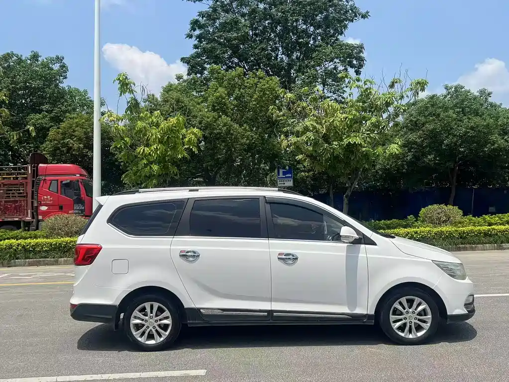 Baojun 730 2016